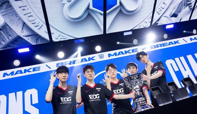 替补球员的 替补球员的